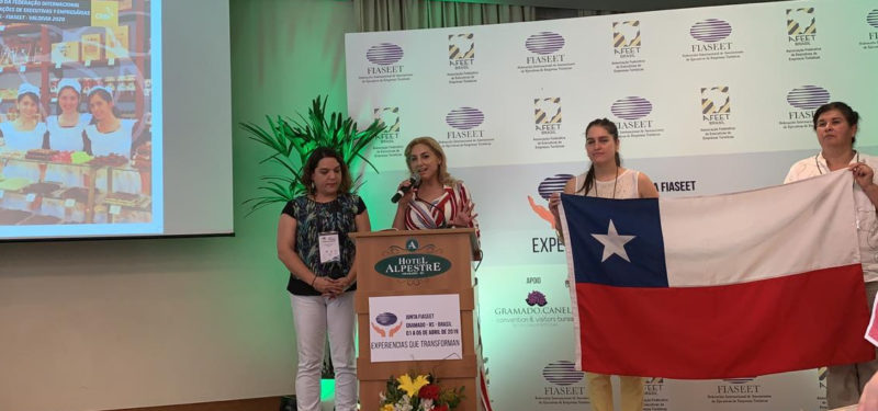 Imagen de las representantes chilenas que ganaron la postulación para nuestro país de FIASEET 2020
