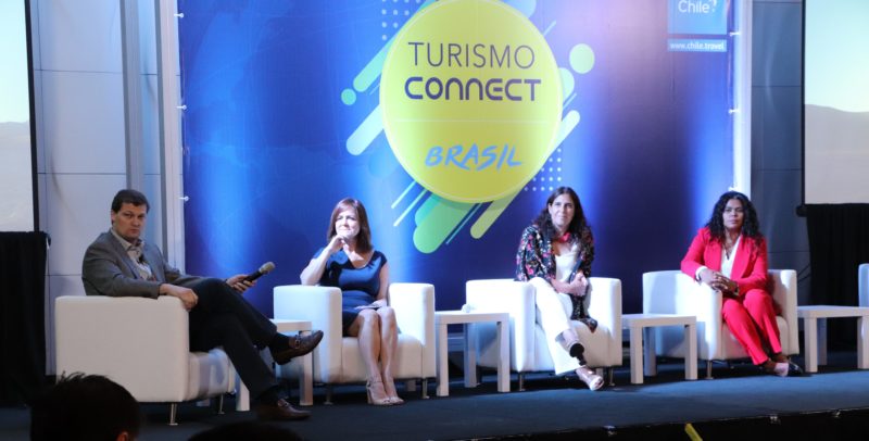 Imagen de las autoridades chilenas de turismo en el escenario del encuentro Turismo Connect Brasil