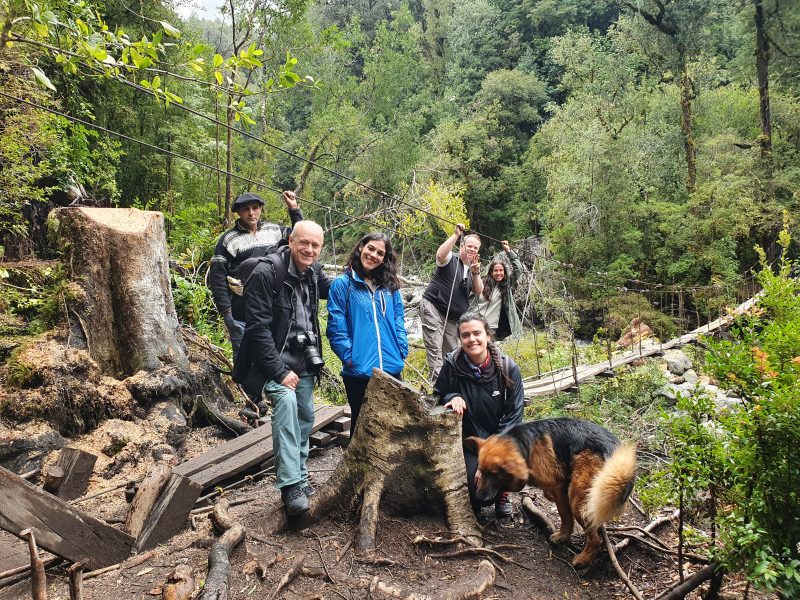 grupo de prensa en terreno