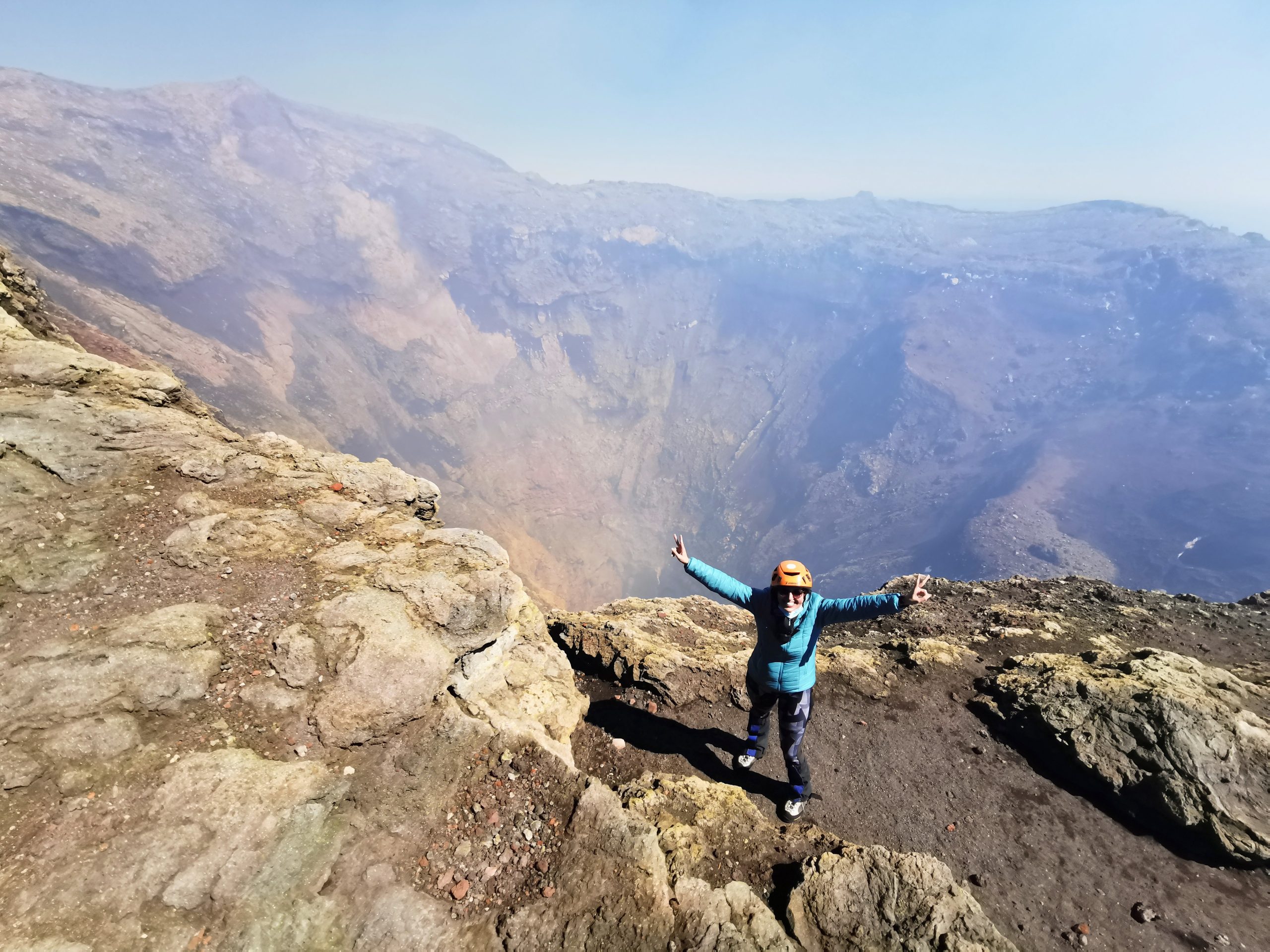 bloguera en el cráter del volcán Villarrica
